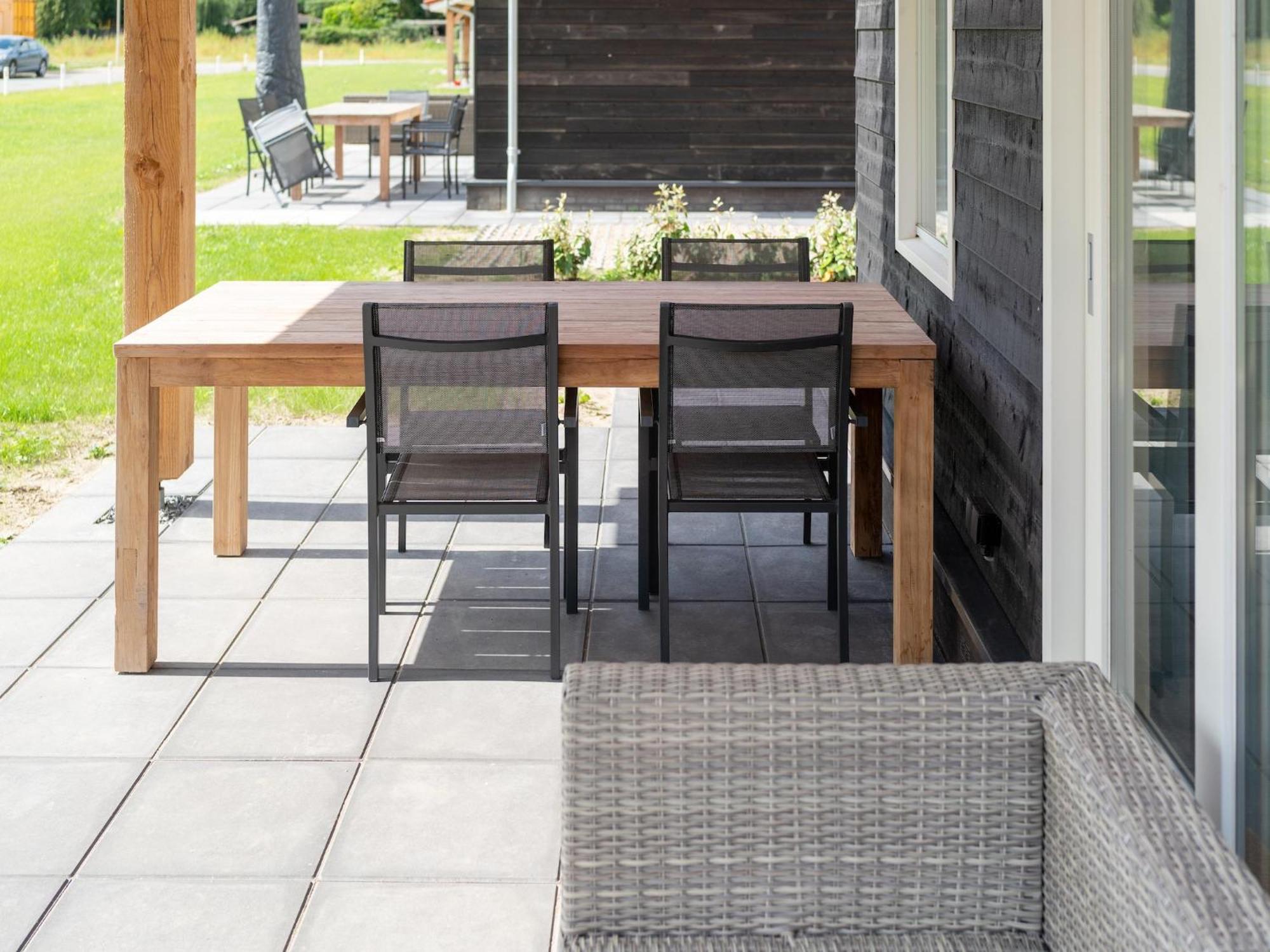 Modern In With Garden